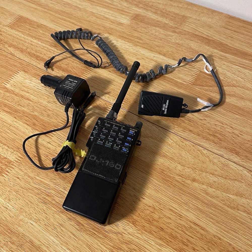Vintage Alinco DJ-160T VHF amateur radio transceiver Handheld 220Mhz Powers On